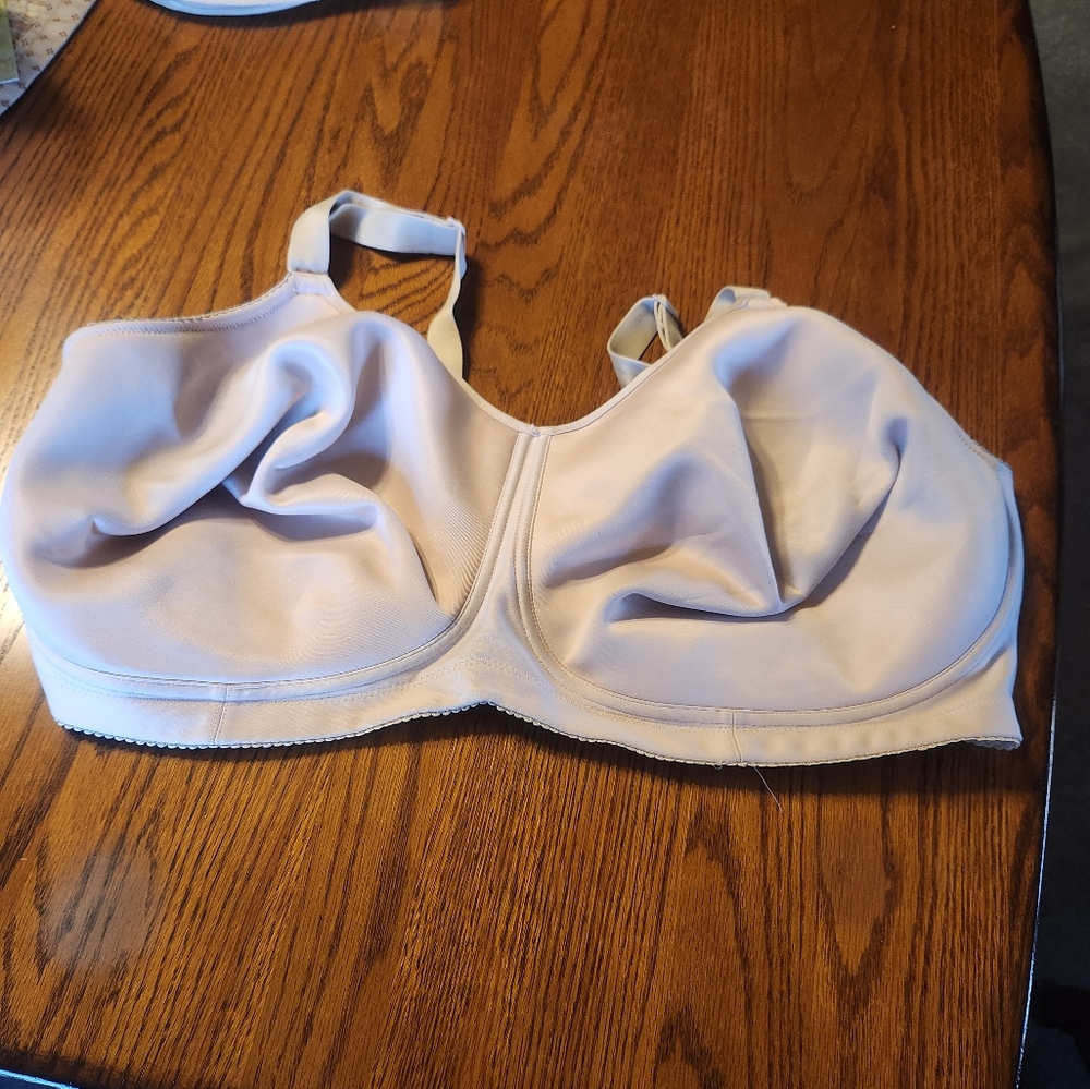 Womens 48G bra 4 clasp NO UNDERWIRE